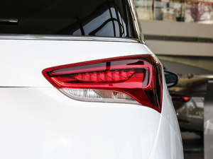 2019款18T 5座互联豪华型 国VI 尾灯