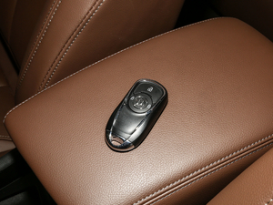 2019款18T 5座互联豪华型 国VI 车钥匙