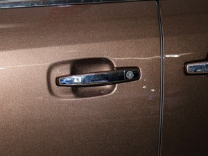 2018款28T 豪华型 国VI 主驾门拉手