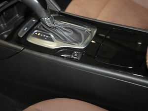 2019款20T 精英型 国VI 驻车制动器