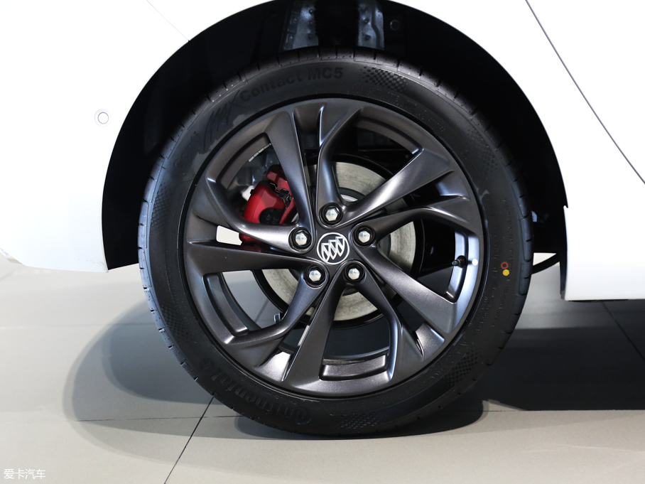 2019GS ɎGS 20T pxϺA