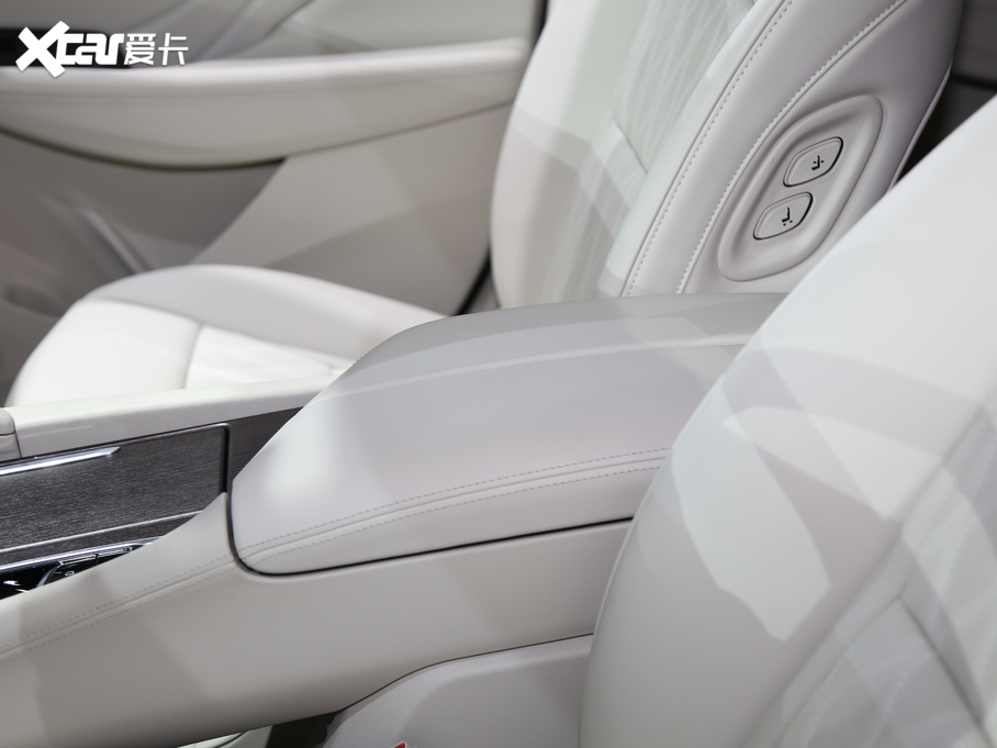 2020 28T (q)AvenirS