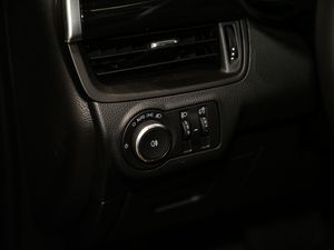 202028T 򌾫Ӣ п؅^