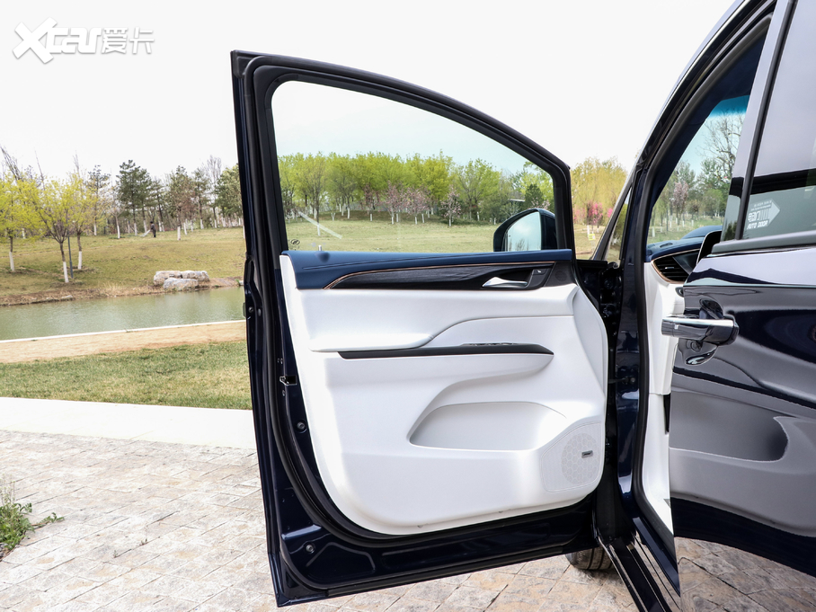 2020eGL8 ES AvenirS Y