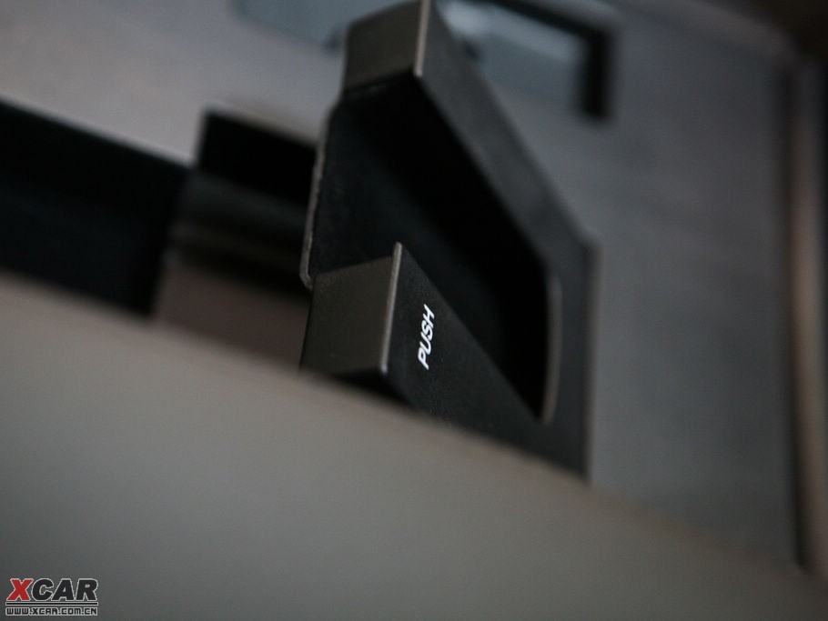 2009a 2.8L Ӣ棨ɫ