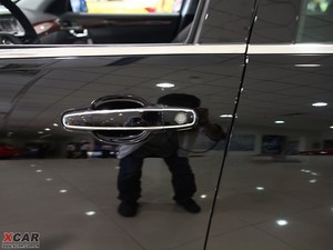 2009款2.8L 精英版（黑色内饰） 主驾门拉手