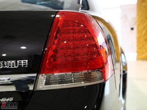 2009款2.8L 精英版（黑色内饰） 尾灯