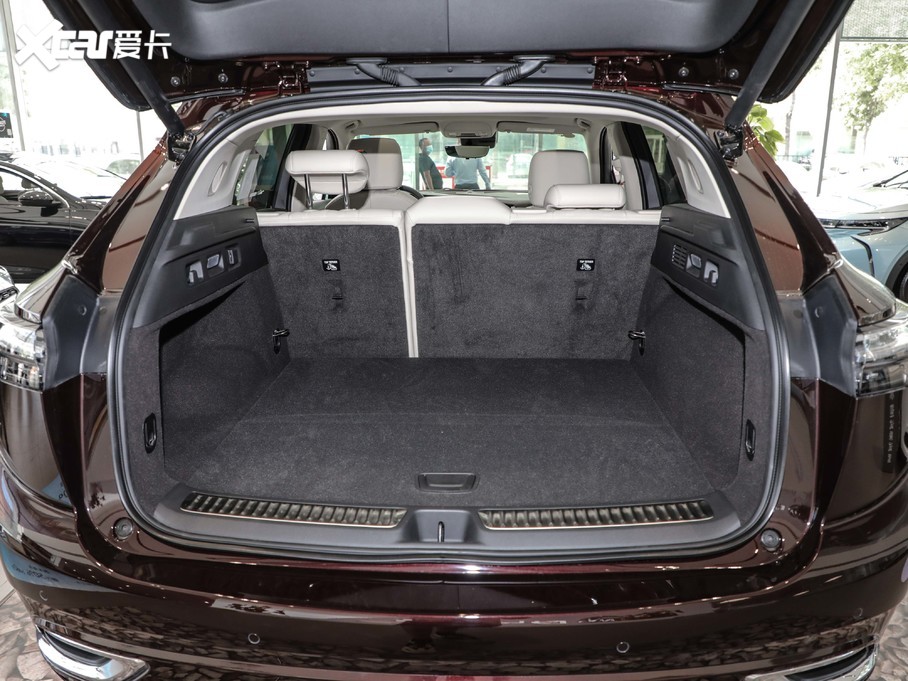 2020S 652T AvenirS