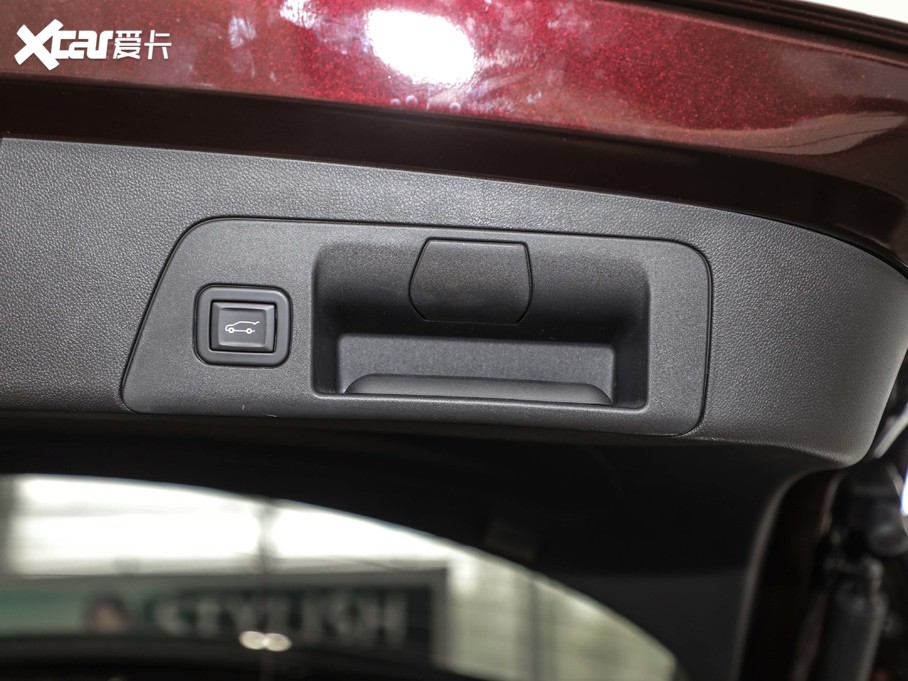 2020S 652T (q)AvenirS