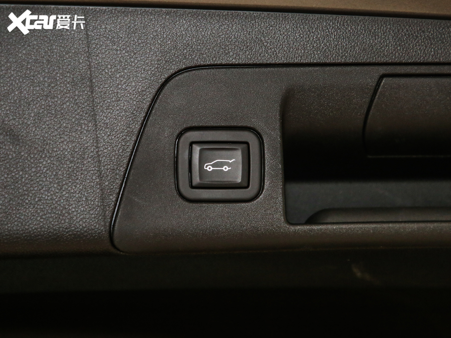 2020�����S 652T �������S�\�Ӱ�