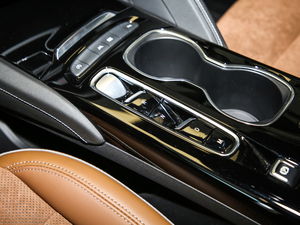 2020652T (q)A  п؅^(q)