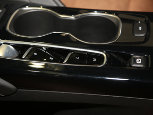 2020652T (q)A п؅^(q)