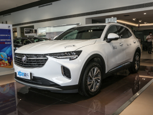2020款652T 两驱豪华型  左前45度