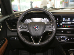 2020款652T 两驱豪华型  方向盘