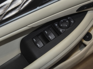 2021Ŀ AvenirS  {܇ƅ^	