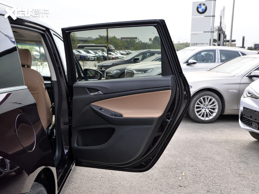 2021eGL6 323T pӻF