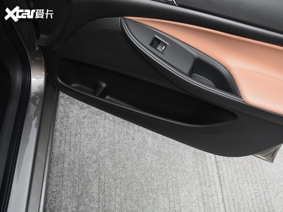 2021eGL6 323T p(dng)(lin)A