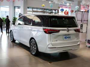 2021款653T 智慧豪华型 左后45度