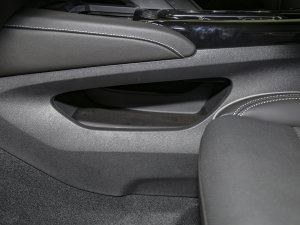 2022Ŀ (q) AvenirS g