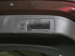 2022Ŀ (q) AvenirS g