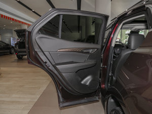 2022Ŀ (q) AvenirS ܇T