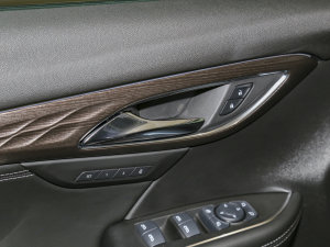 2022Ŀ  AvenirS п؅^