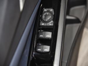 2022ǻPLUS {܇ƅ^	