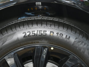 2022款1.5T GS 燃速版 轮胎尺寸