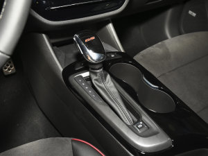 2022款1.5T GS 燃速版 换挡杆