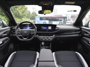 2022款1.5T 智享版 内饰全景