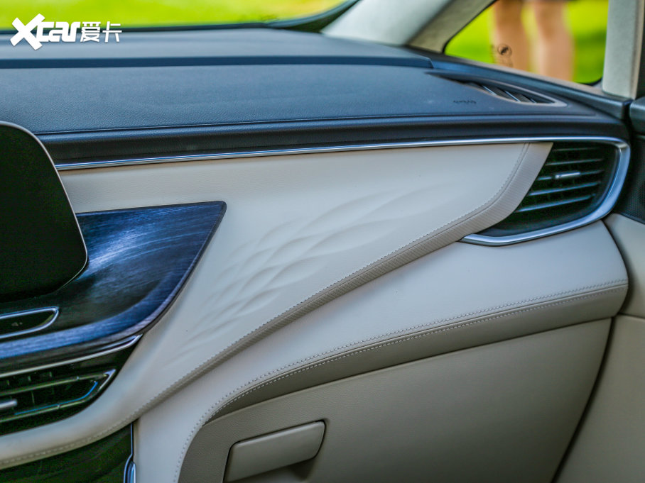 2022eGL8 ES Ŀ AvenirS tY