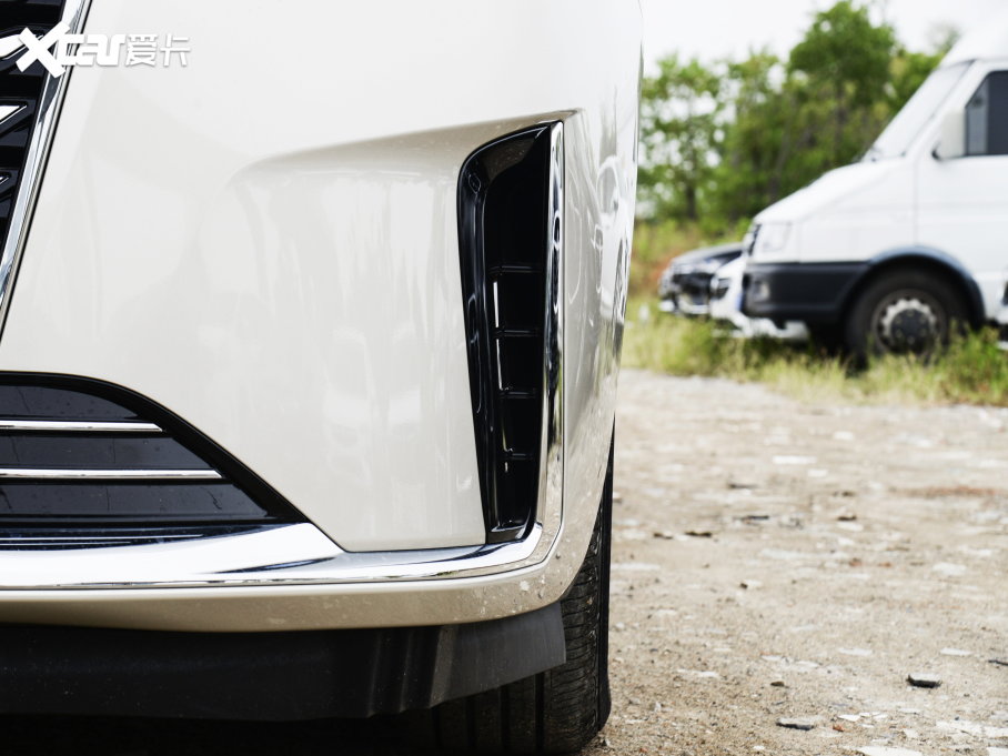 2023eGL8 ES ES 653T m