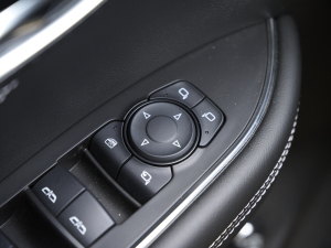 2023Plus 652T A п؅^