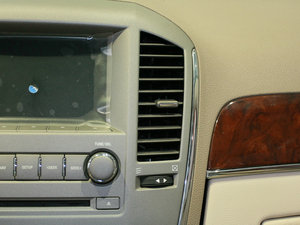 2010款3.0L 豪华版 空调出风口