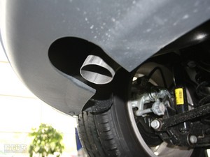2010款1.8L 自动时尚版 排气管