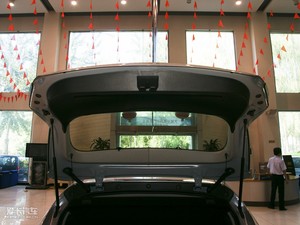 2010款1.6T 自动新锐运动版 空间座椅