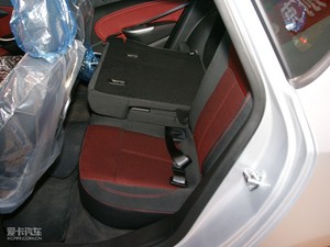 2010款1.6T 自动新锐运动版 空间座椅