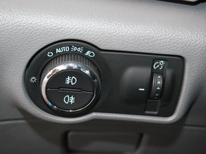 2010款1.6L 手动进取版 中控区