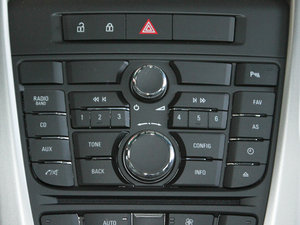 2010款1.6L 手动进取版 音响调节