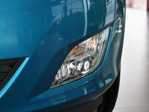 2010款1.6L 手动进取版 前雾灯
