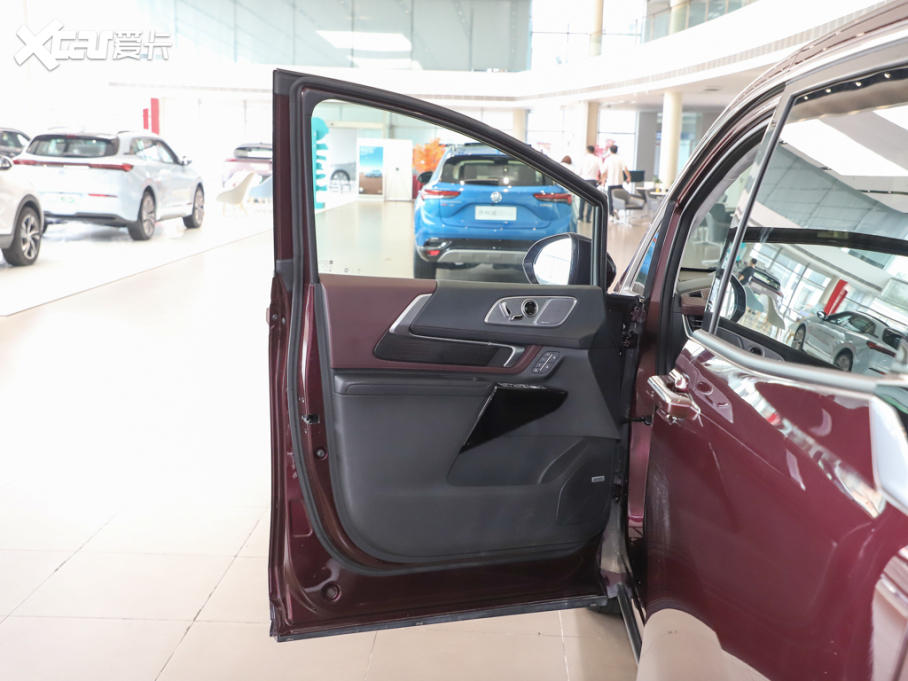 2025�����o 2.0T �����N����