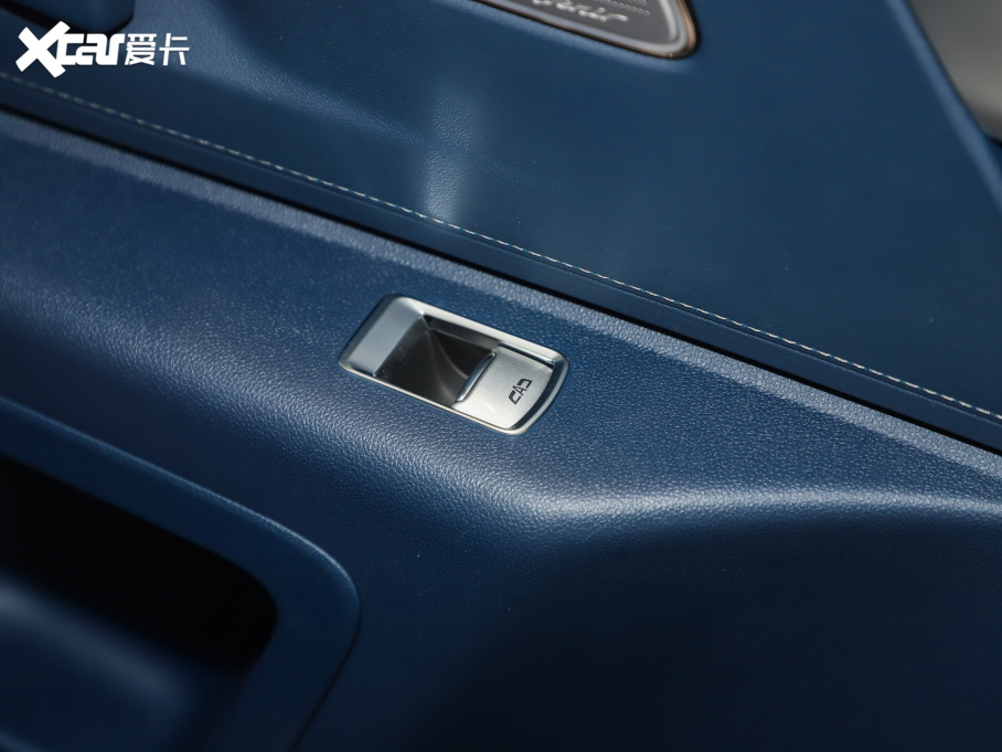 2025�����o 2.0T �����N����