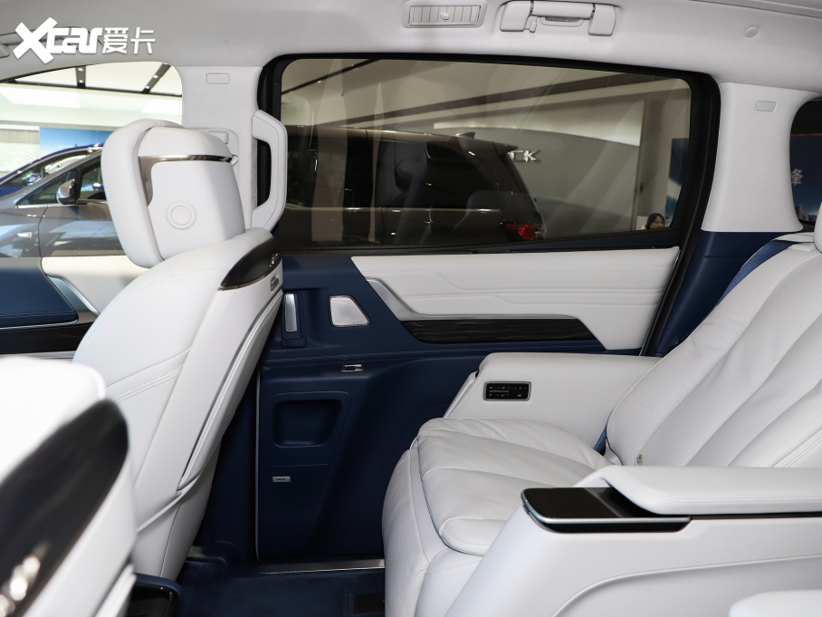 2025�����o 2.0T �����N����