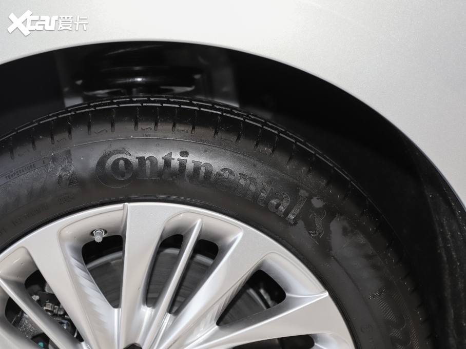 2025�����o 2.0T �����N����