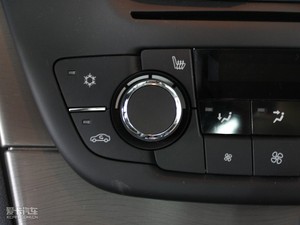 2009款2.0T 豪华运动版 中控区