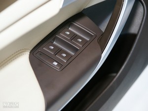 2010款2.4L 舒适版 主驾车窗控制区	