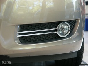 2010款2.4L 舒适版 前雾灯