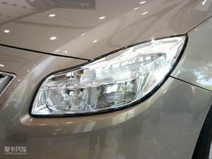 2010款2.4L 舒适版 大灯