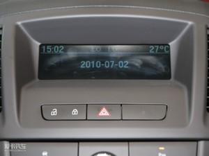2010款2.4L 舒适版 中控台显示屏