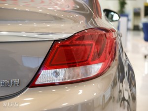 2010款2.4L 舒适版 尾灯